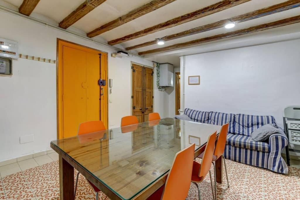 7 Pax Montserrat Ramblas Barcelona Luaran gambar