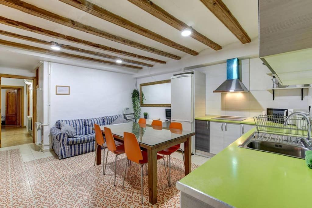 7 Pax Montserrat Ramblas Barcelona Luaran gambar