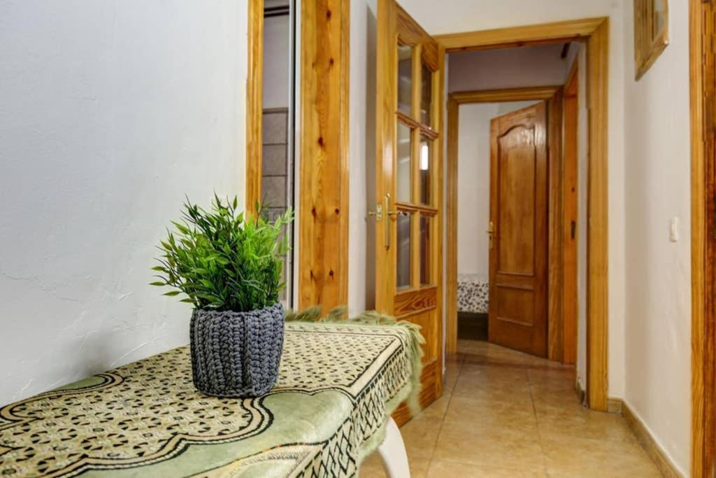 7 Pax Montserrat Ramblas Barcelona Luaran gambar