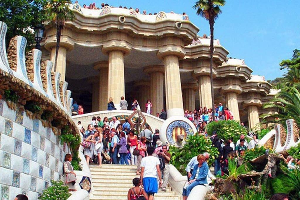 7 Pax Montserrat Ramblas Barcelona Luaran gambar
